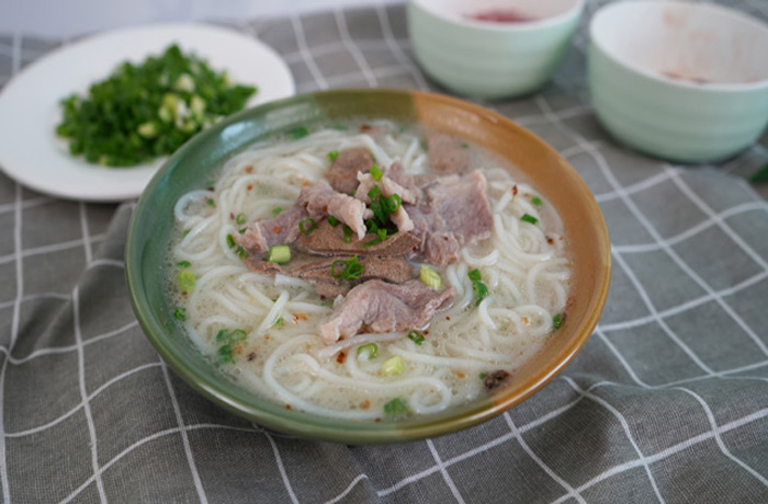 洛隆原味汤粉王培训